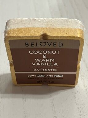 Love Beauty and Planet Coconut & Warm Vanilla Bath Bomb - Gold and White